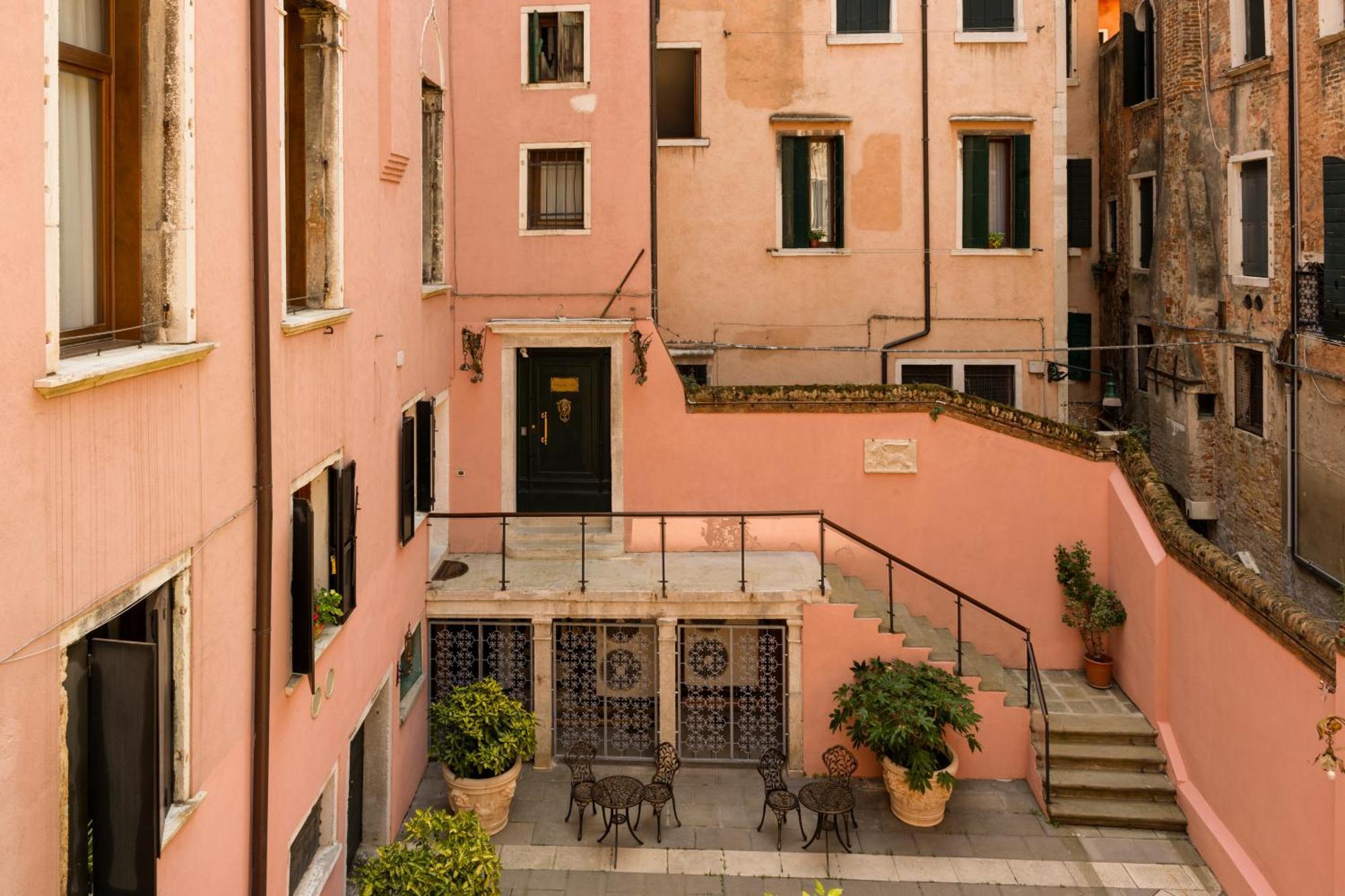 Palazzo Dei Mori Hotel Venetië Buitenkant foto